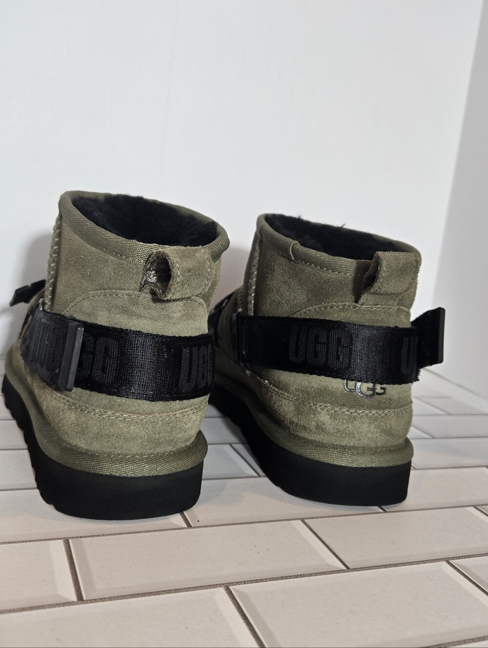 UGG BURNT OLIVE CLASSIC ULTRA MINI HYBRID SUEDE/ WOOL BOOTS, US 8/ EUR 39 - Picture 6 of 11